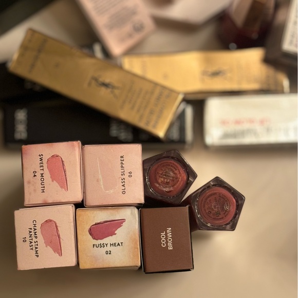 NIB OR NEW FENTY AND ANASTASIA LIP GLOSSES/ LIP VELVET - Picture 3 of 9